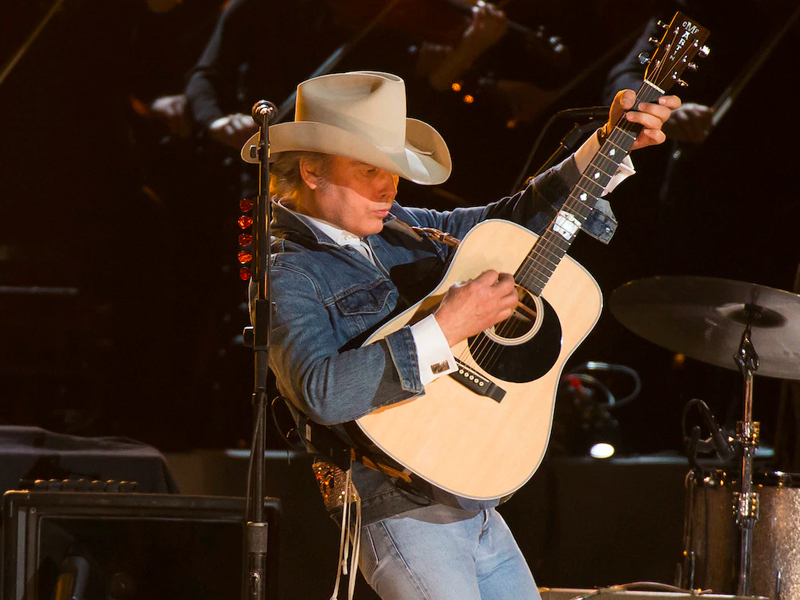 Dwight Yoakam at Johnny Mercer Theatre