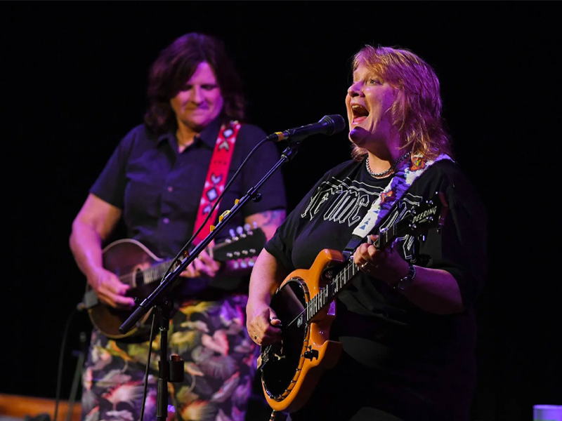 Indigo Girls at Johnny Mercer Theatre